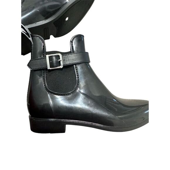 Marc Fisher Women's Black Ankle Rain Boots Size 7 Glossy Buckle Detail - Picture 3 of 3